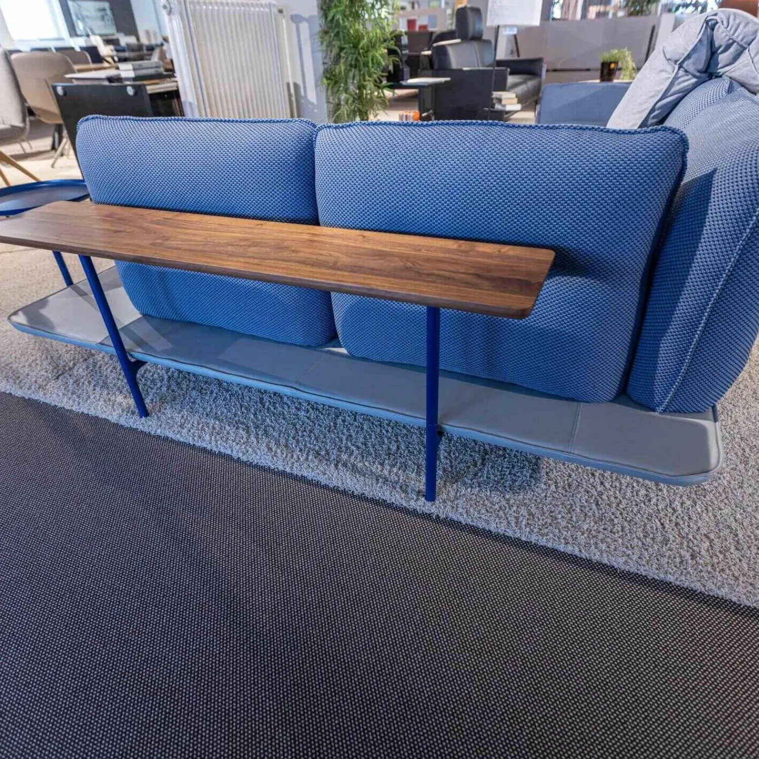 Rolf Benz Ecksofas|Ecksofa Addit Stoff 22.300 Saphirblau mit 4 Kissen und Tableau Nussbaum