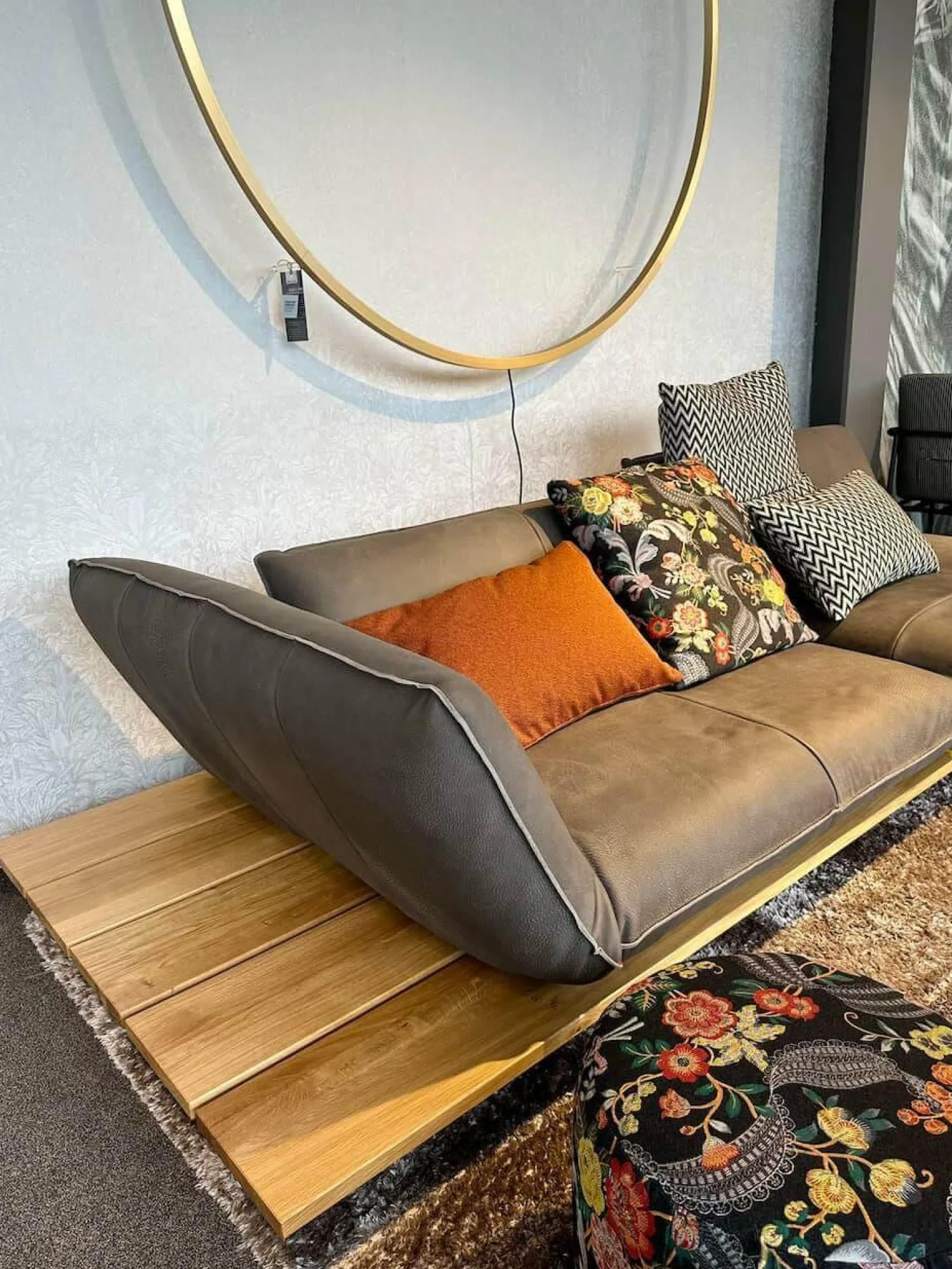 Bullfrog Ecksofas|Ecksofa Akito Leder Rhino Elefant 2399 63 Braun Grau Plattform Wildeiche Füße Stahl Schwarz Pulverbeschichtet