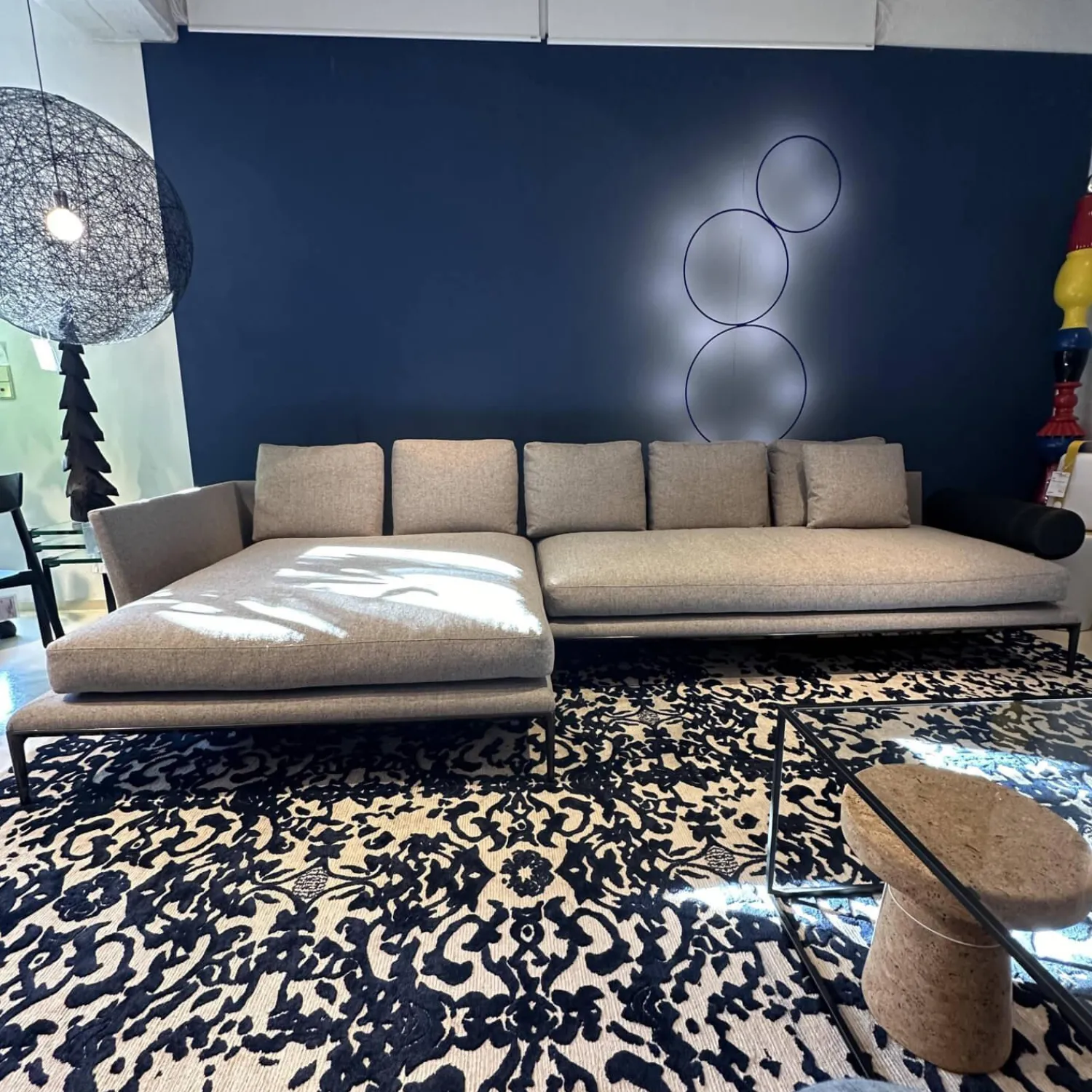 B&B Italia Ecksofas|Ecksofa Atoll Bezug Stoff Edit Steingrau Füße Verchromt Schwarz Lackiert Inklusive Sofakissen Rolle