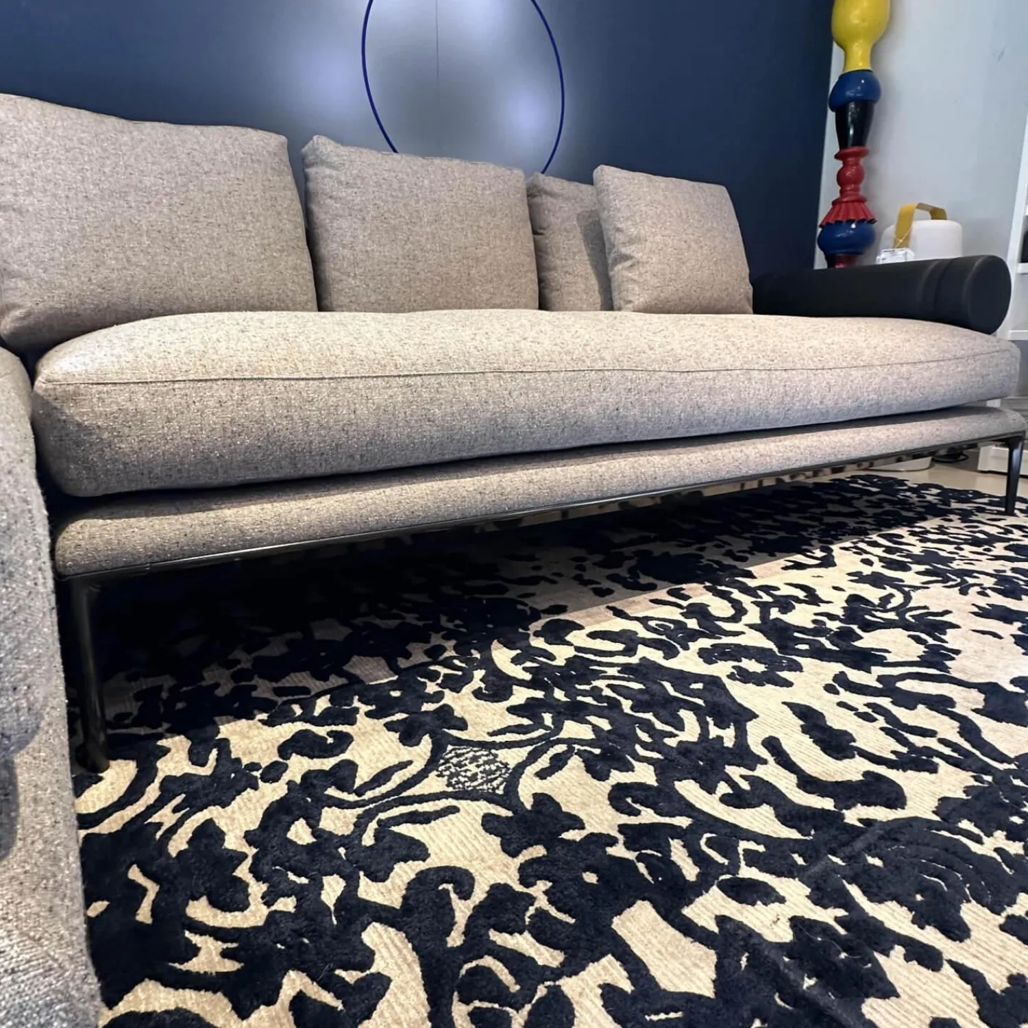 B&B Italia Ecksofas|Ecksofa Atoll Bezug Stoff Edit Steingrau Füße Verchromt Schwarz Lackiert Inklusive Sofakissen Rolle