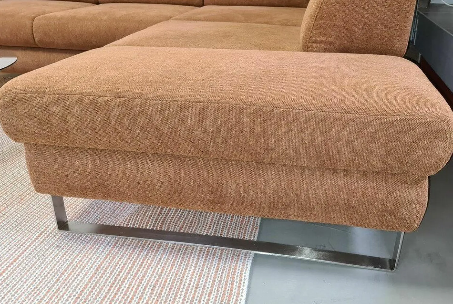 DFM Ecksofas|Ecksofa Beach Stoff Activineo Cats 28 Cognac Braun Füße Metall Gebürstet Mit Querschläferfunktion