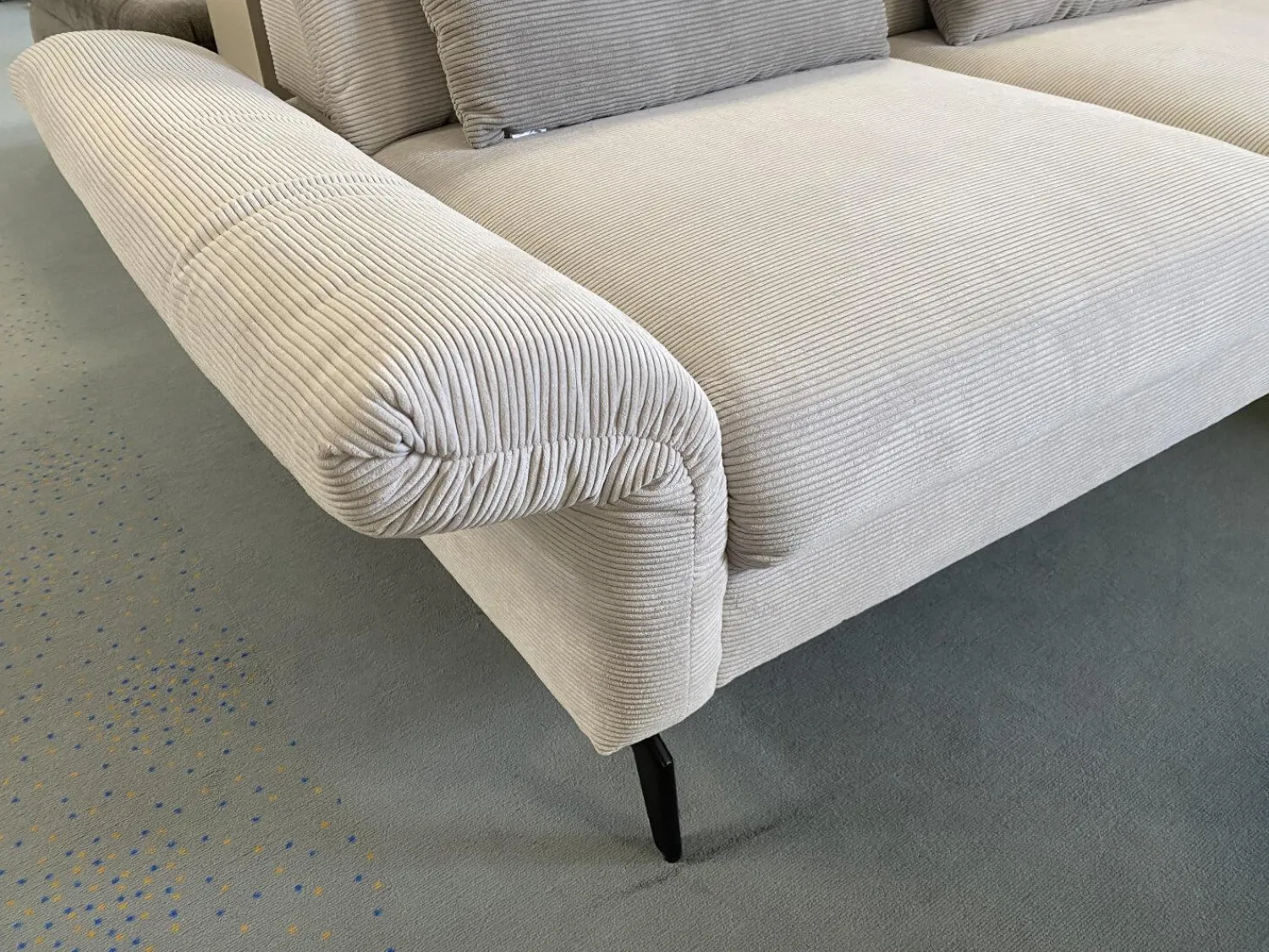 Sit & More Ecksofas|Ecksofa Breda Cord Stoff Rebbit Silver Silber Füße Schwarz Matt Inklusive Verstellungen Und Nierenkissen