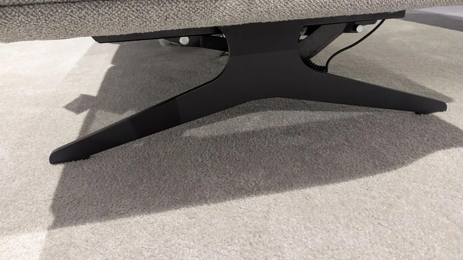 Koinor Ecksofas|Ecksofa Calmo Stoff 13 Cosmo 97 Grau Metallkufen Schwarz Matt Mit Fußteilverstellung Und Kopfteilverstellung Inklusive 3 Kissen