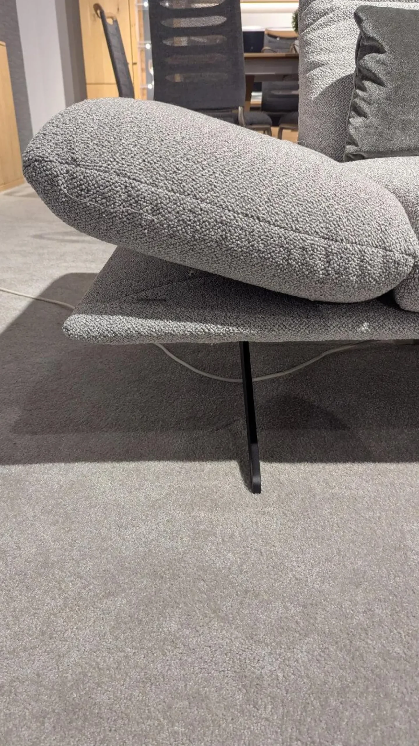 Koinor Ecksofas|Ecksofa Calmo Stoff 13 Cosmo 97 Grau Metallkufen Schwarz Matt Mit Fußteilverstellung Und Kopfteilverstellung Inklusive 3 Kissen