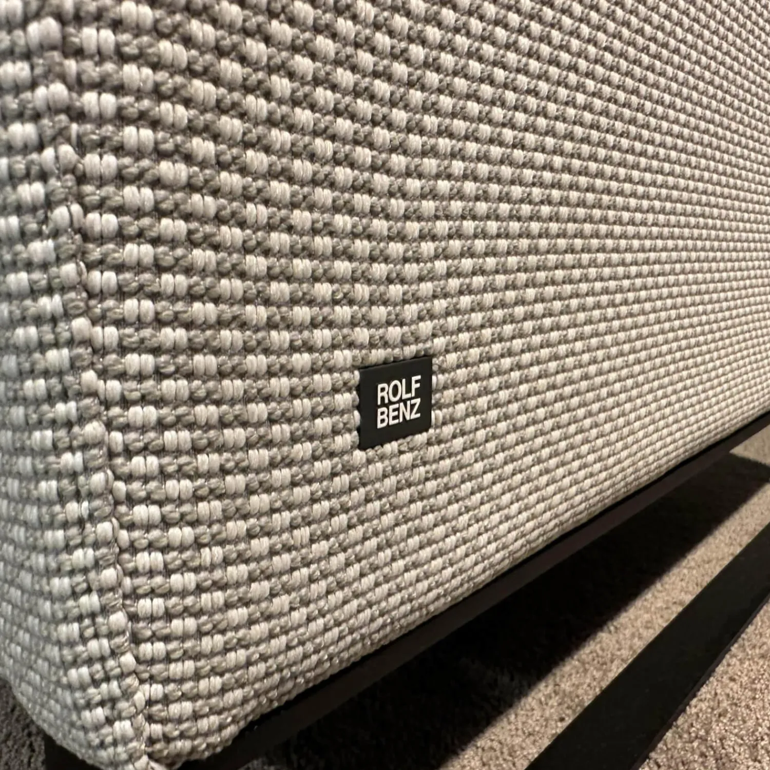 Rolf Benz Ecksofas|Ecksofa Cara Stoff 22.309 Achalgrau Gestell Kufe In Stahl Schwarz Mit Niedrigem Rückenkissen