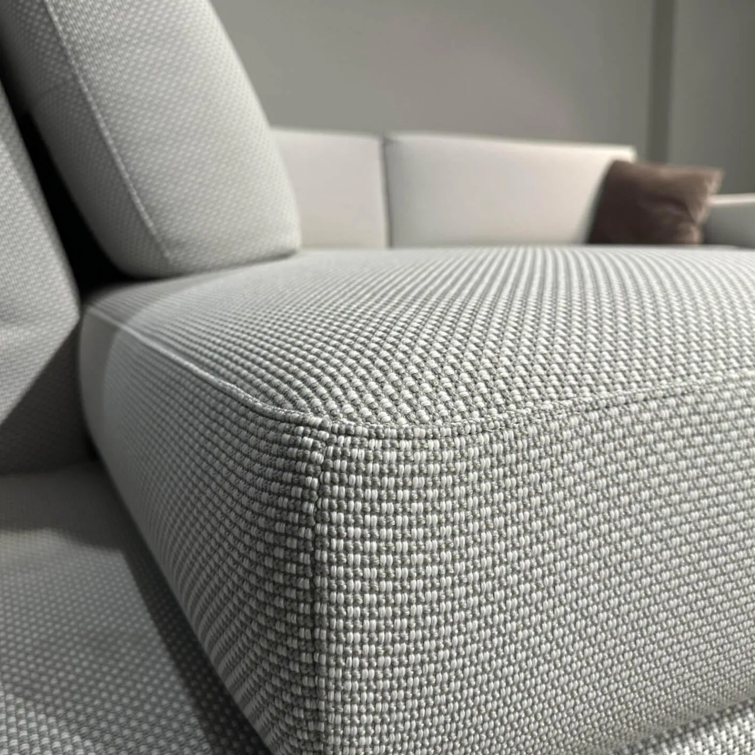 Rolf Benz Ecksofas|Ecksofa Cara Stoff 22.309 Achalgrau Gestell Kufe In Stahl Schwarz Mit Niedrigem Rückenkissen