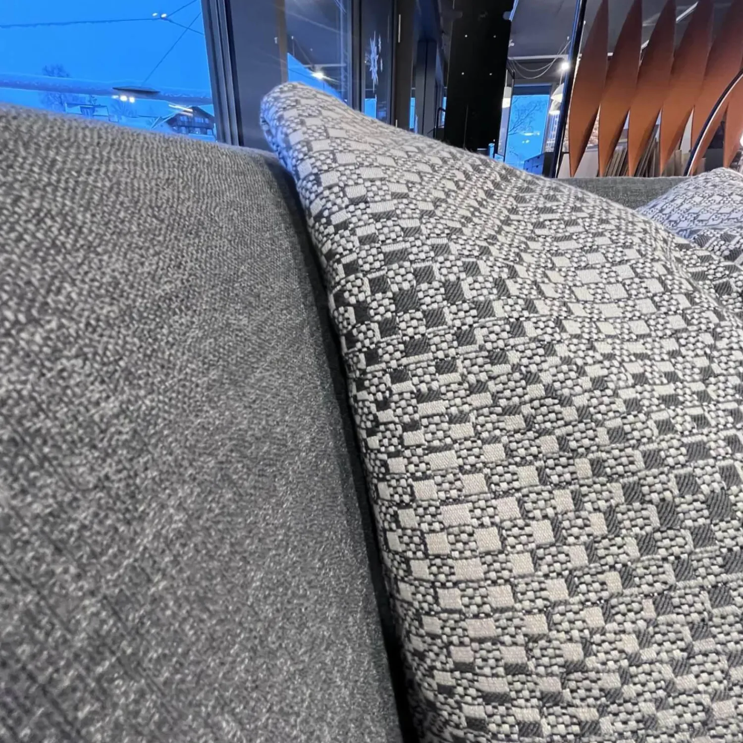 Rolf Benz Ecksofas|Ecksofa Cara Stoff 14.164 Mittel Eisengrau Stoff 22.202 Hell Staubgrau Füße Schwarz