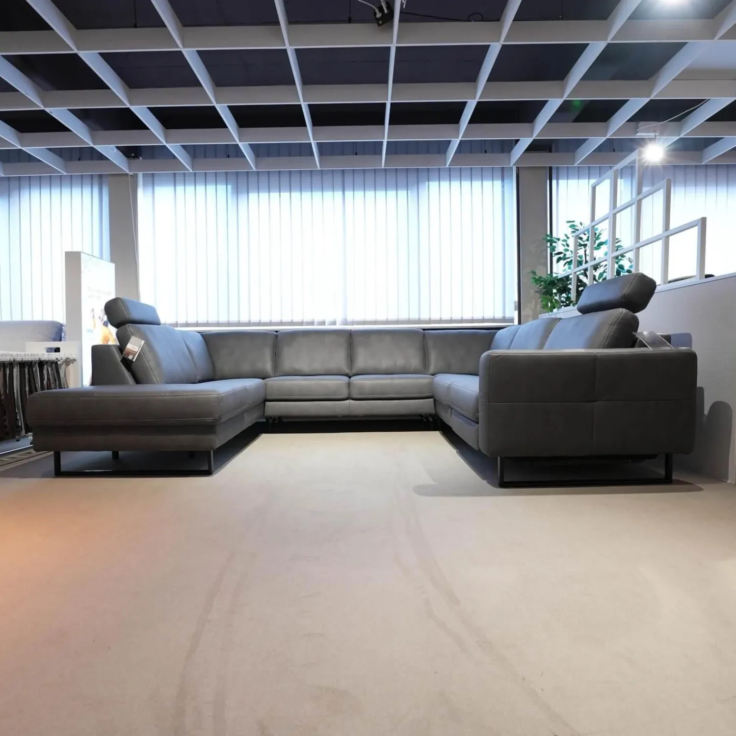 Zehdenick Ecksofas|Ecksofa Cassius Stoff Galero Slate Grau Kufe K001 Schwarz Mit Kopfstützen Und WallAway Funktion