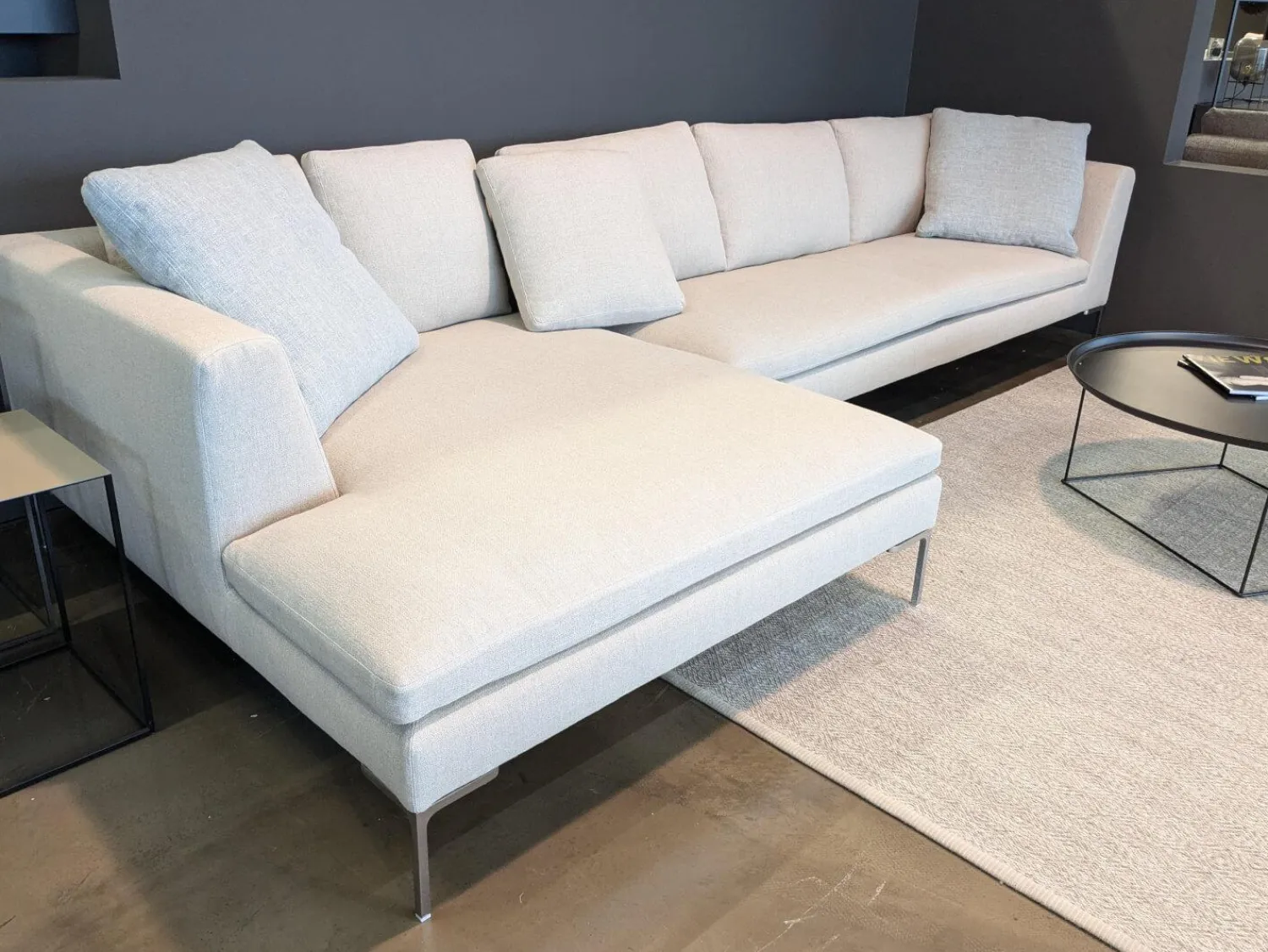 B&B Italia Ecksofas|Ecksofa Charles Stoff Lodi Natur Creme Füße Chrom mit 8 Kissen