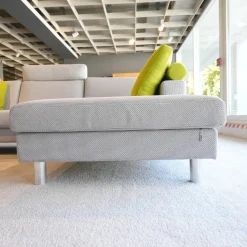 Erpo Ecksofas|Ecksofa Classic 500 Stoff Sugar 2010 80 Grau Metallfüße Hochglanz Inklusive Hocker Und Kissen