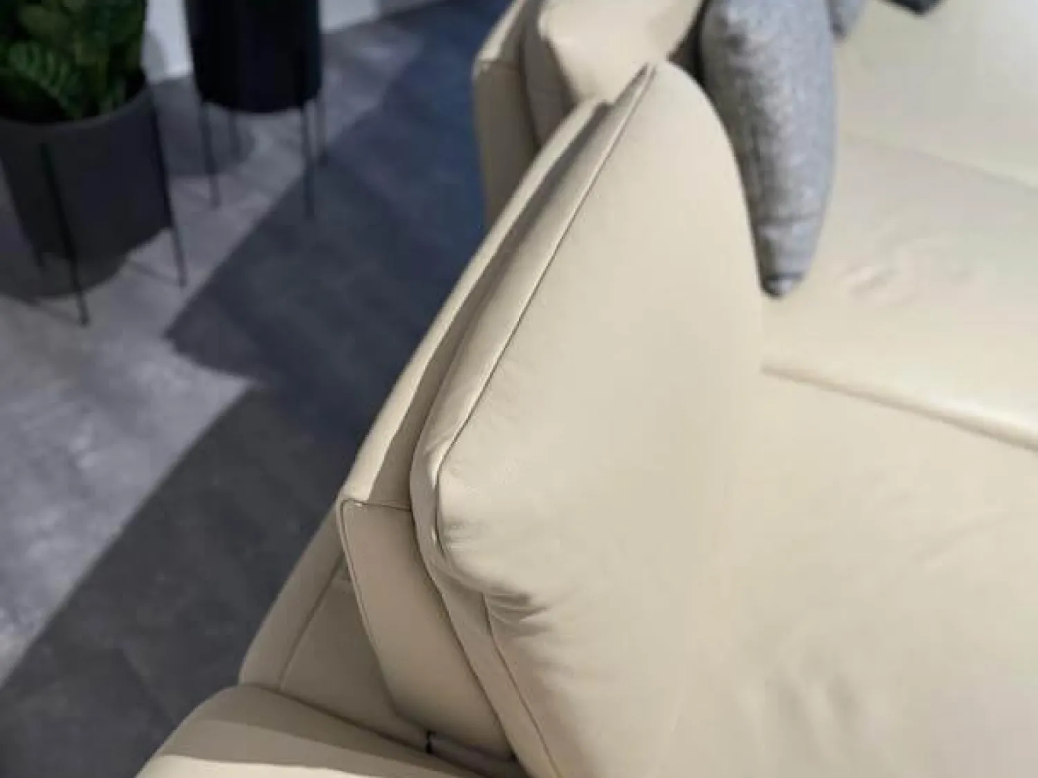 Contur Ecksofas|Ecksofa Collina Leder WP Ecru L50 Beige Metallfüße Gebürstet Inklusive Kopfstütze