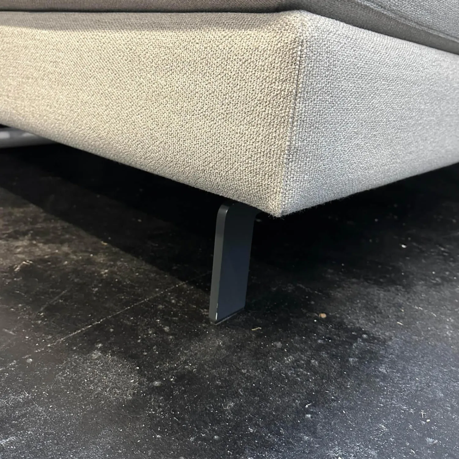 COR Ecksofas|Ecksofa Conseta Bezug Stoff 8081 Muschel Grau Schmalfüße Anthrazit inklusive Kopfstütze