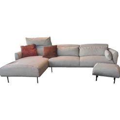 Jori Ecksofas|Ecksofa Eden Stoff Thuile C0002 Grau Creme Fuße Metall Bronze Schwarz Pulverbeschichtet Inklusive Hocker Und 3 Kissen