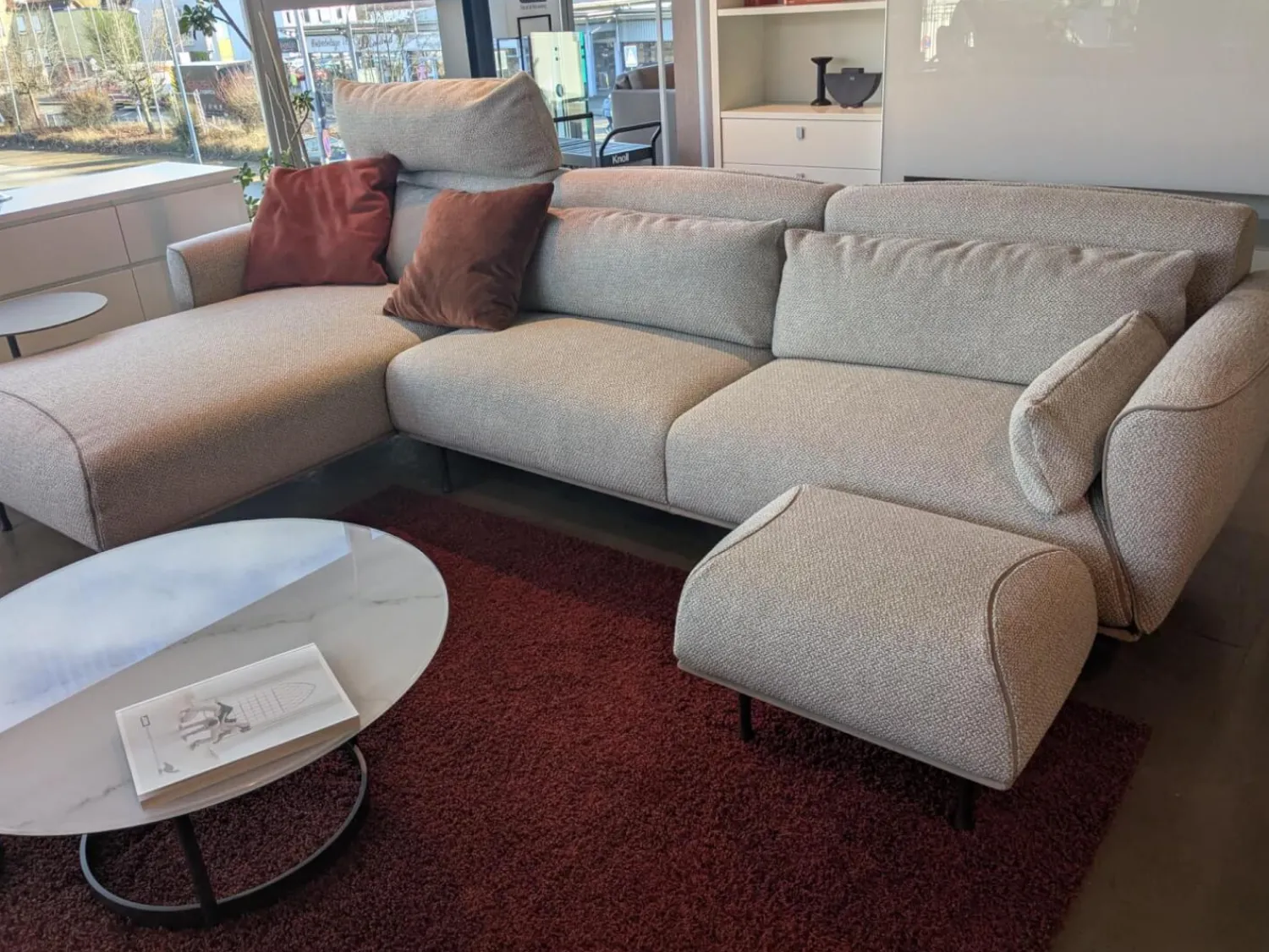 Jori Ecksofas|Ecksofa Eden Stoff Thuile C0002 Grau Creme Fuße Metall Bronze Schwarz Pulverbeschichtet Inklusive Hocker Und 3 Kissen