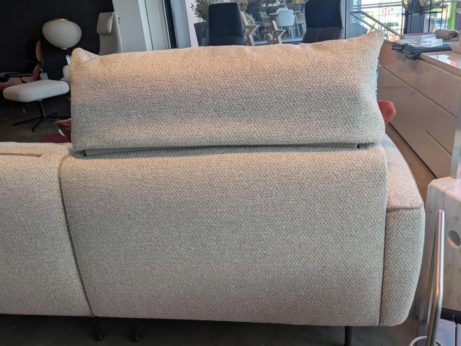 Jori Ecksofas|Ecksofa Eden Stoff Thuile C0002 Grau Creme Fuße Metall Bronze Schwarz Pulverbeschichtet Inklusive Hocker Und 3 Kissen