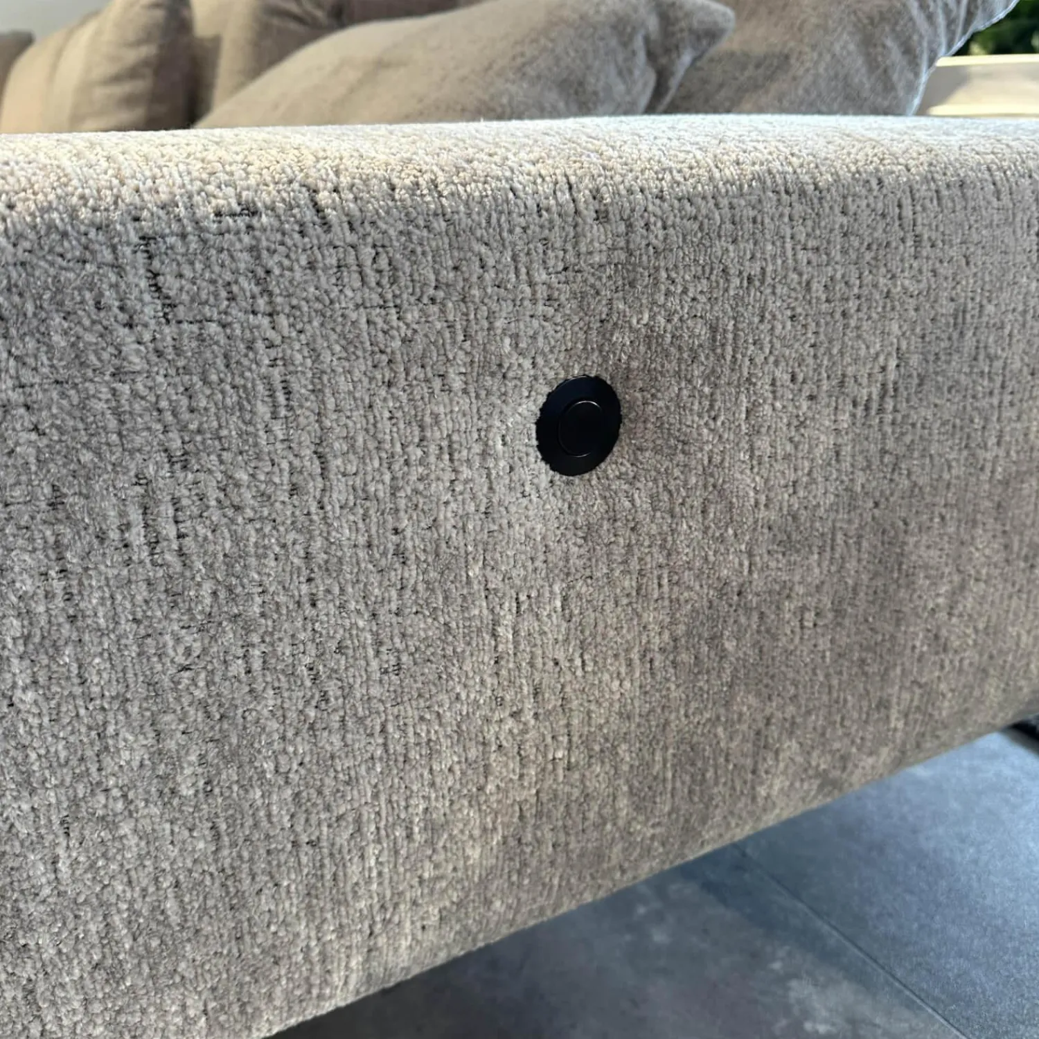 Brühl Ecksofas|Ecksofa Embrace Bezug Stoff 4401 92 Grau Abziehbar Metallfuß Schwarz Inklusive 4 Kissen