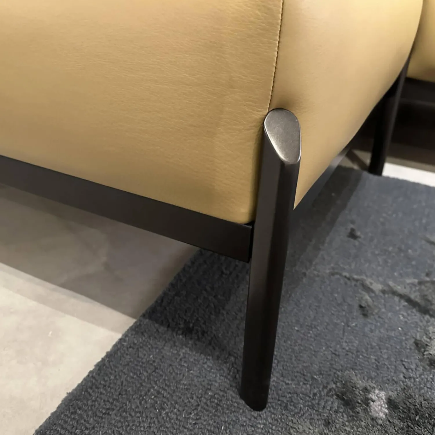 Leolux Ecksofas|Ecksofa Enna Leder 17882 Ceras 8290 Argile Füße Epoxy E2200 Nuit Silk