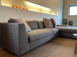 Ligne Roset Ecksofas|Ecksofa Exclusif Stoff Bari Brun Grau Füße Kunststoff Schwarz Inklusive 3 Kissen