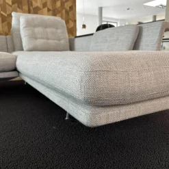 Vitra Ecksofas|Ecksofa Grand 3 Stoff 240 Corsaro Stone Melange Beige Füße Aluminium Poliert Inklusive Längliches Tablett Tray