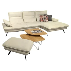 Hukla Ecksofas|Ecksofa Henner Stoff Cyber Natur Creme Weiß Füße Stahl Schwarz Lackiert Mit Motorischer Beinauflage Inklusive Hocker