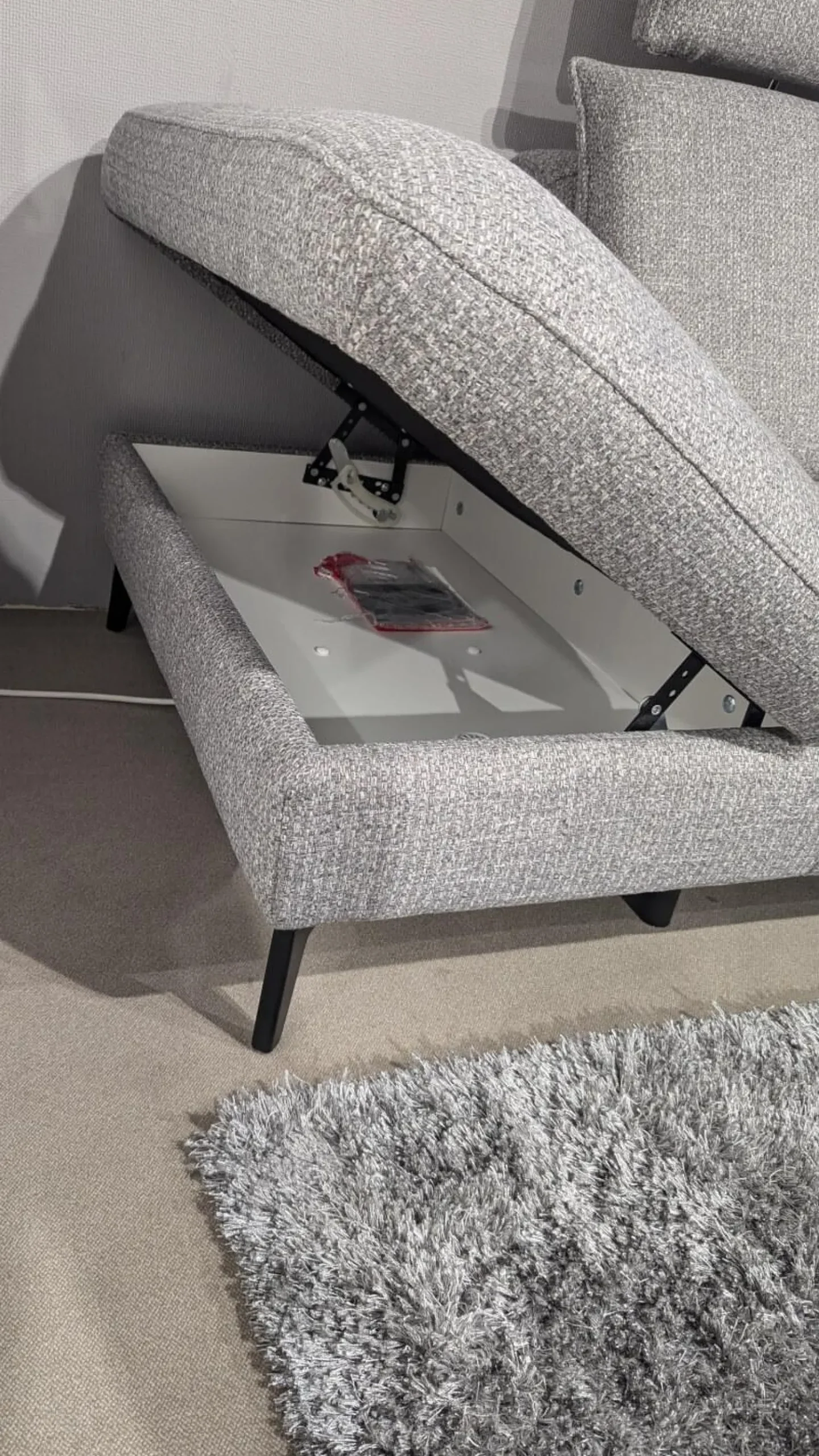 Hukla Ecksofas|Ecksofa Horas Stoff Soul Silver Grau Fuß Metall Schwarz Mit Klappbarer Armlehne Und Relaxfunktion Rechts