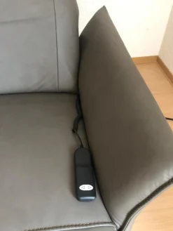 Hukla Ecksofas|Ecksofa HU RL20001 Leder Vivre Greystone Grau Füße Aluminium Schwarz Lackiert Mit Verstellbaren Rückenpolster