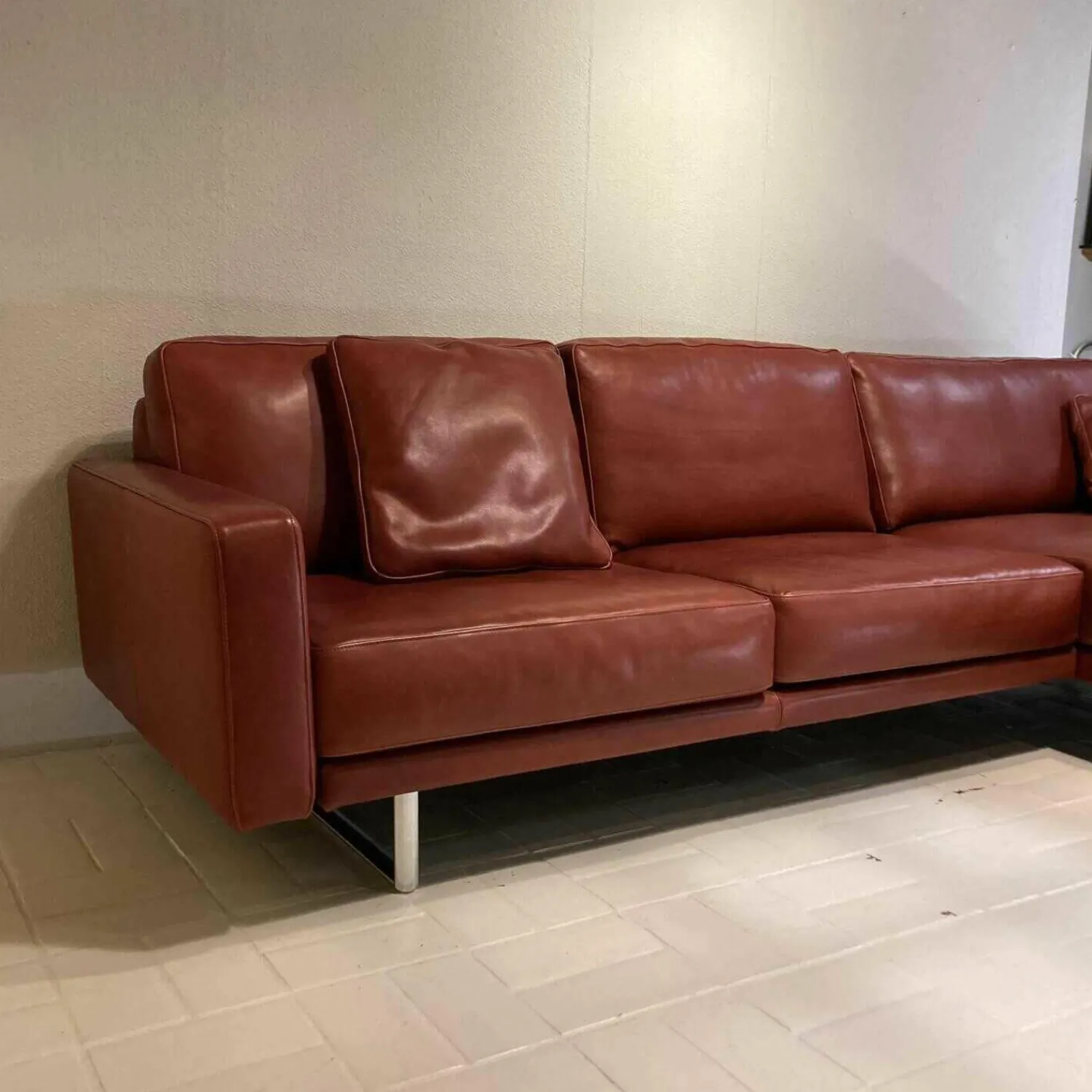 Violetta Ecksofas|Ecksofa Leder Rot 1/96 Füße Chrom mit 2 Armlehnkissen