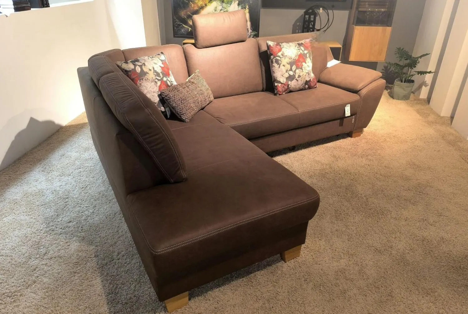 Ponsel Ecksofas|Ecksofa Livingston Stoff 0877 19 Braun Fuß Eiche Geölt Inklusive Kissen