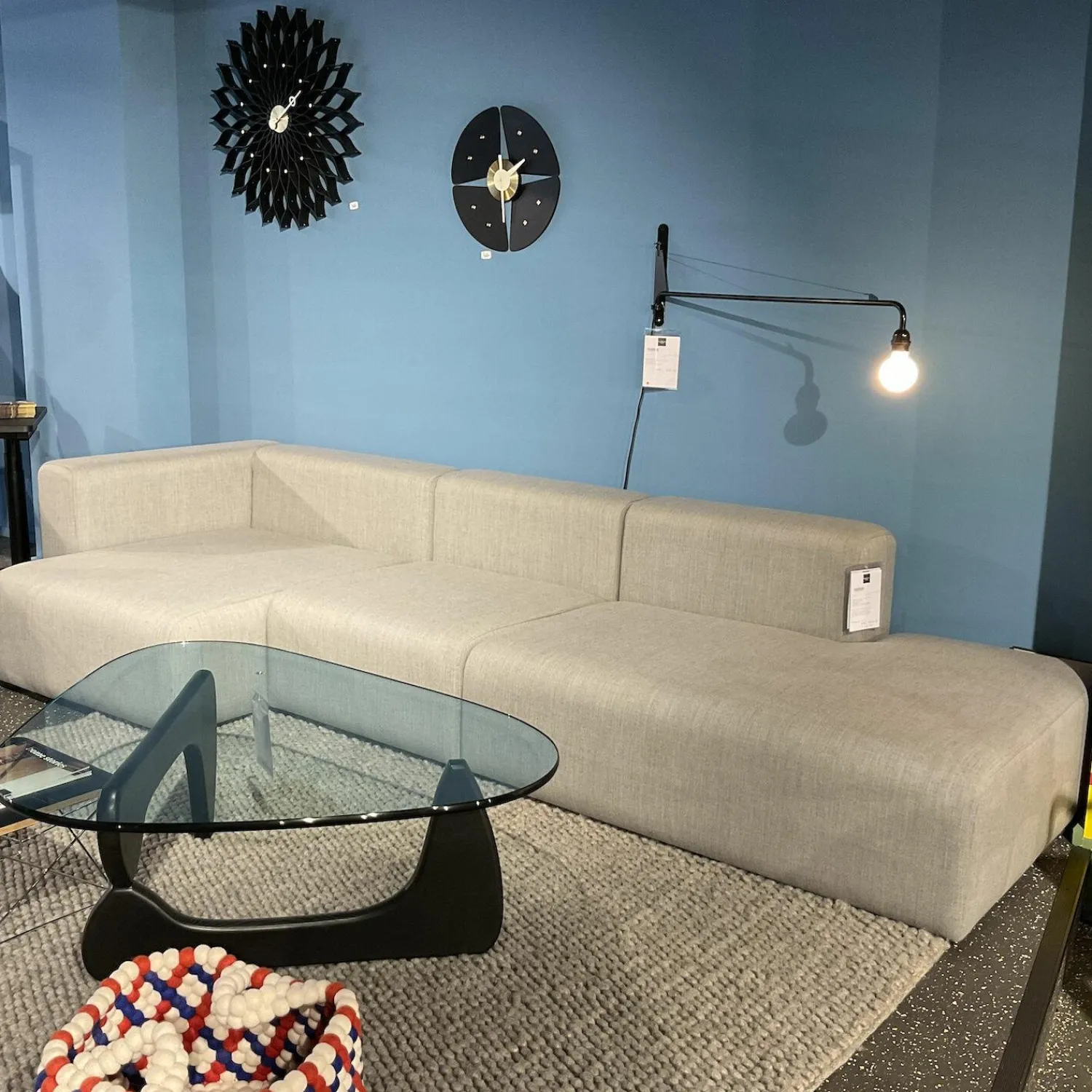 Hay Ecksofas|Ecksofa Mags Stoff Kvadrat Fiord 151 Grau Füße Kiefernholz Schwarz Gebeizt Inklusive Rückenkissen