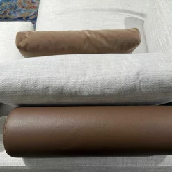 Weibelweibel Ecksofas|Ecksofa Marlo Stoff Gioia Seidengrau mit 3 Kissen und Funktionsrolle