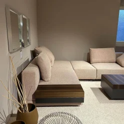 Molteni & C Wohnlandschaften|Ecksofas|Ecksofa Marteen Stoff ZF673 Rosa Untergestell Zinn mit Couchtisch