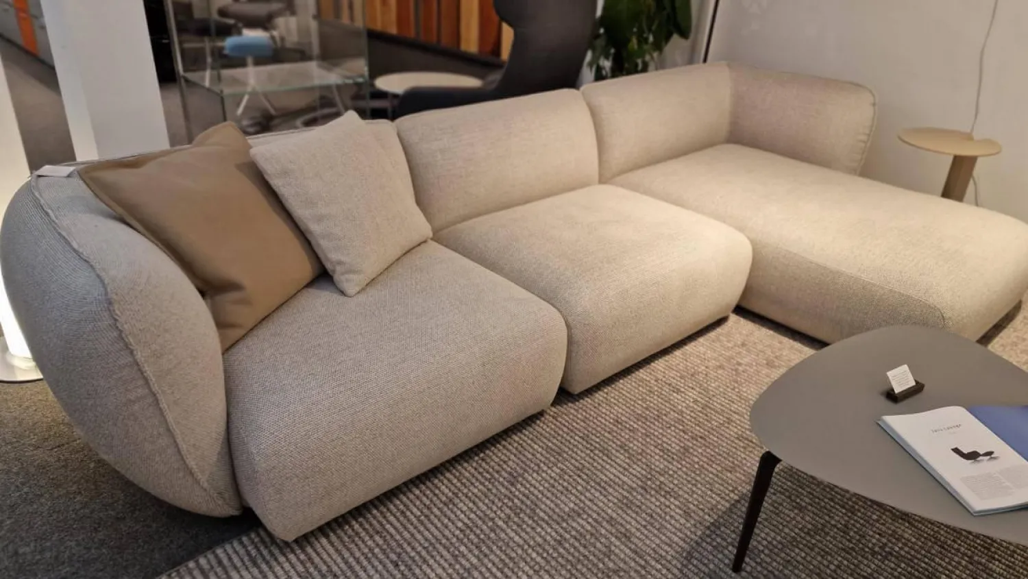 Freifrau Ecksofas|Ecksofa Mia Stoff Sahco Safire 4 0007 Creme Grau ohne Kissen