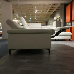 Zehdenick Ecksofas|Ecksofa MM ZE1161 Stoff Calido Ecru Grau Metallfüße Schwarz Mit Motorischer Wallaway Funktion