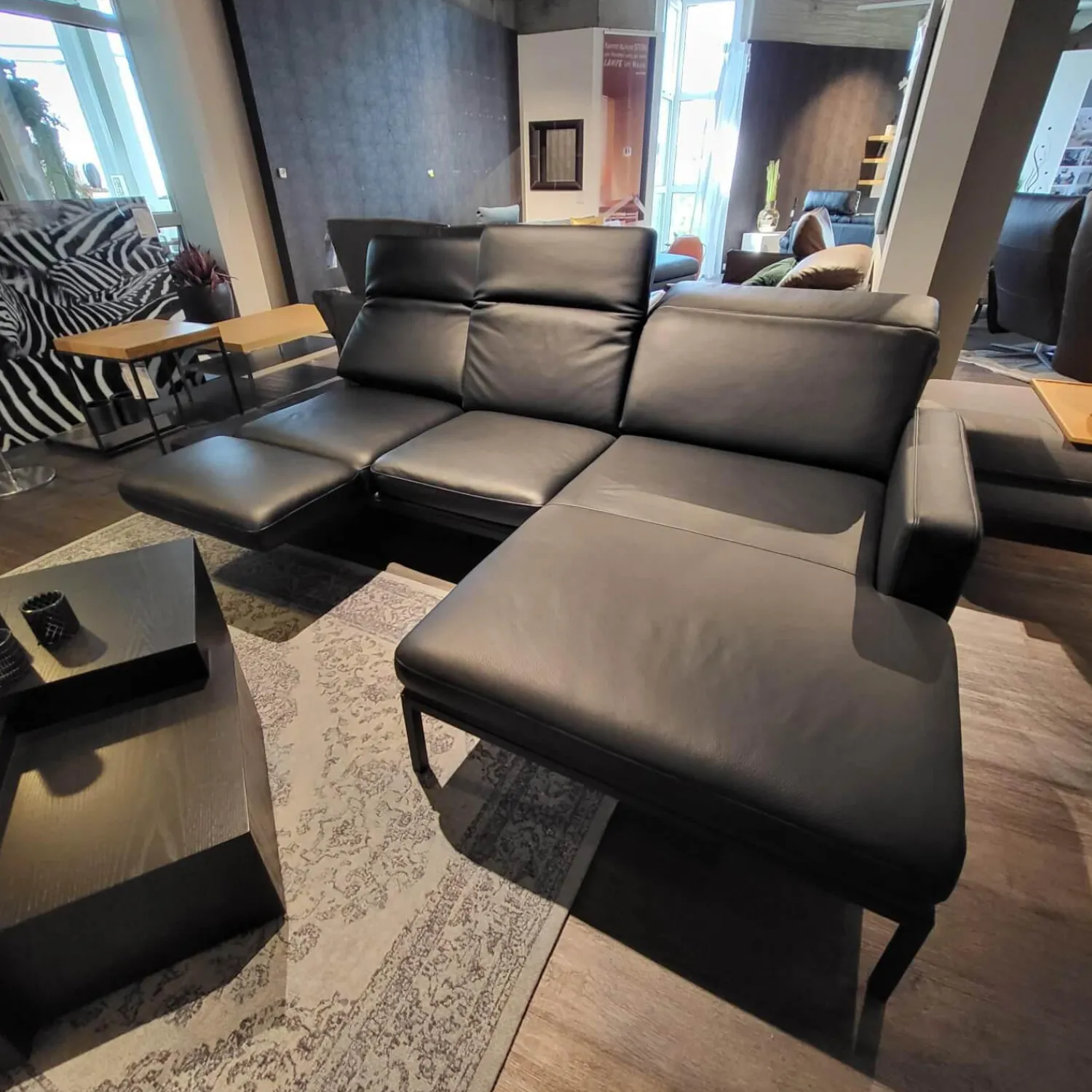 Contur Ecksofas|Ecksofa Noto Leder Schwarz PG L50 Gestell Metall Schwarz Mit Verstellbarer Kopfstütze