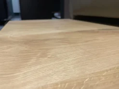 Koinor Ecksofas|Ecksofa Phoenix Leder B Toro Cactus Grün Plateau Wildeiche Furniert Gestell Aluminium Schwertkufe