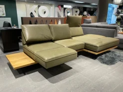 Koinor Ecksofas|Ecksofa Phoenix Leder B Toro Cactus Grün Plateau Wildeiche Furniert Gestell Aluminium Schwertkufe