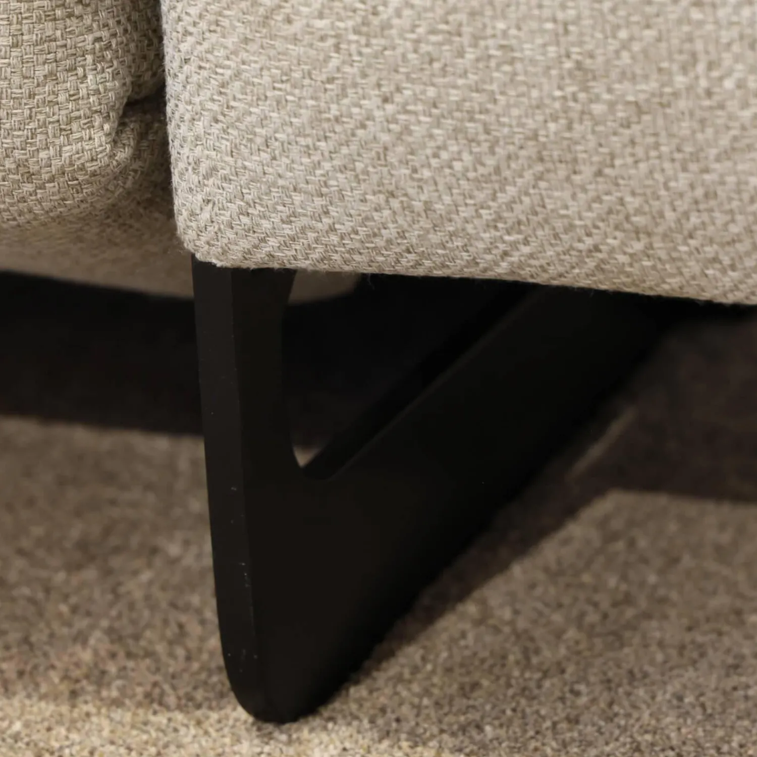 Accente Ecksofas|Ecksofa Radioso 290BB290 Stoff Wembley Angora Beige Füße Stahl Black 01 Schwarz Lackiert Mit Nackenstütze