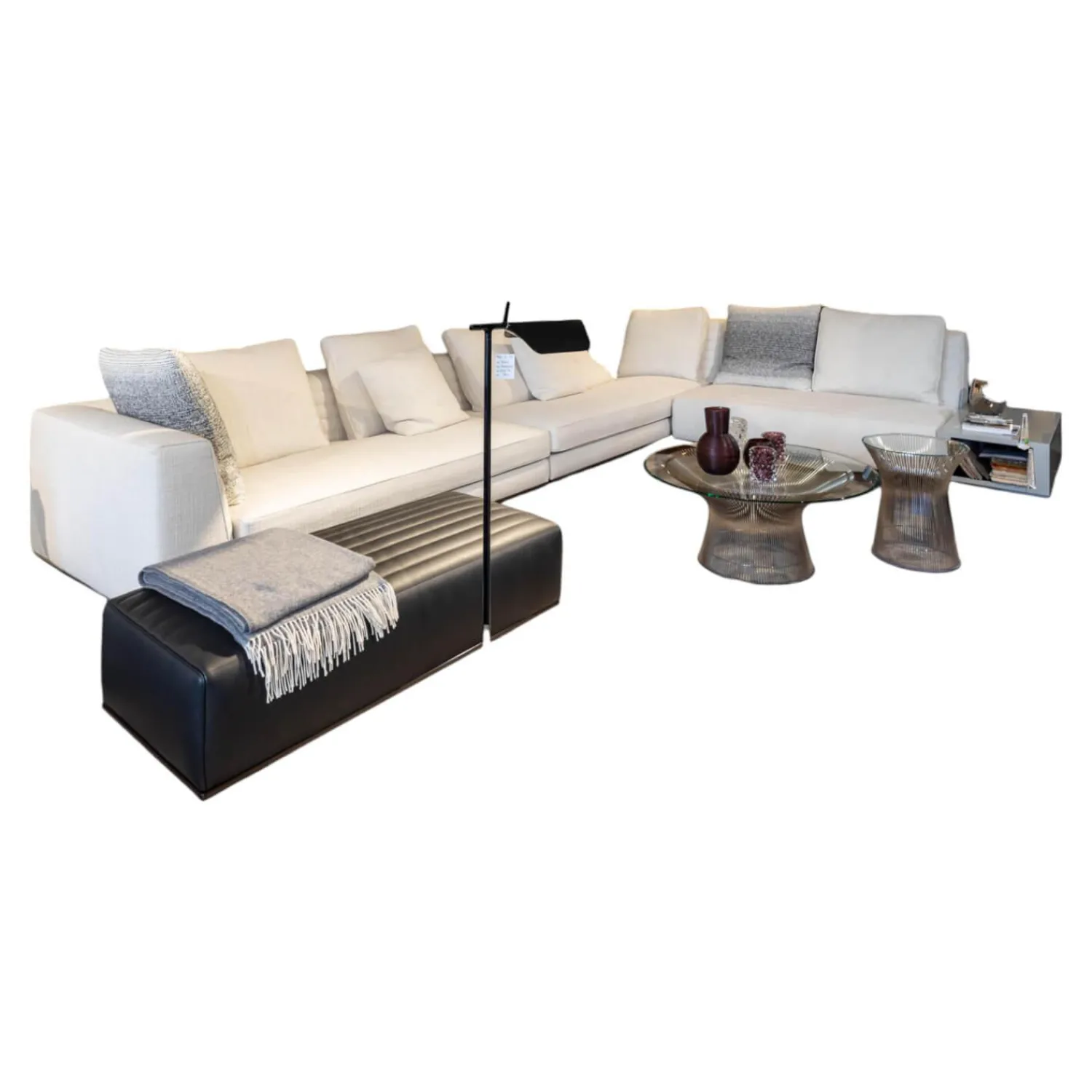 Minotti Wohnlandschaften|Ecksofa Roger Suite Spring Stoff Natte 01 Bianco Weiß Case Lackiert Ghiaccio mit gleichfarbigen Kissen