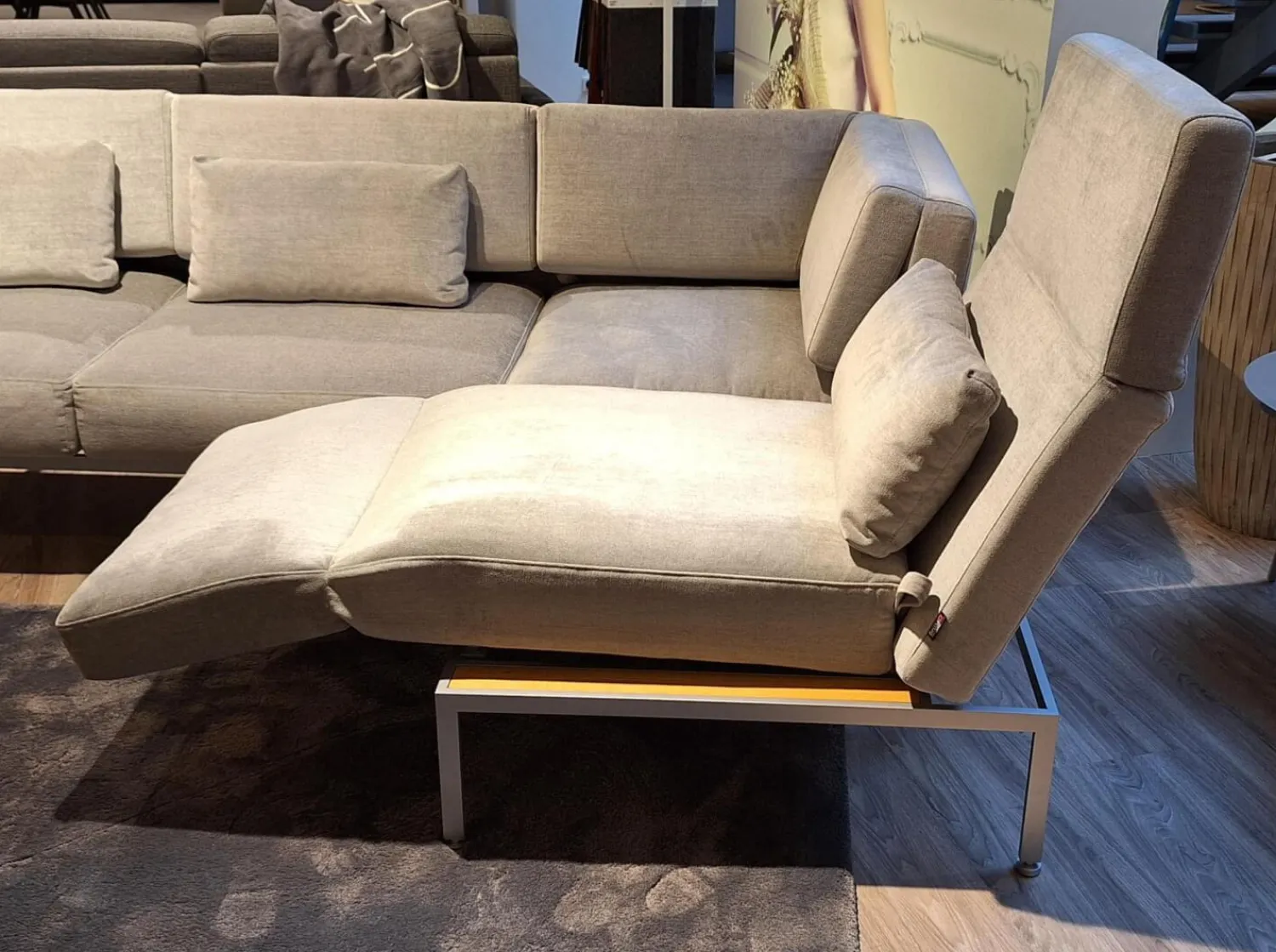 Brühl Ecksofas|Ecksofa Roro Soft Stoff 2813 0093 Hellgrau Füße Lackiert Mit Verstellfunktionen