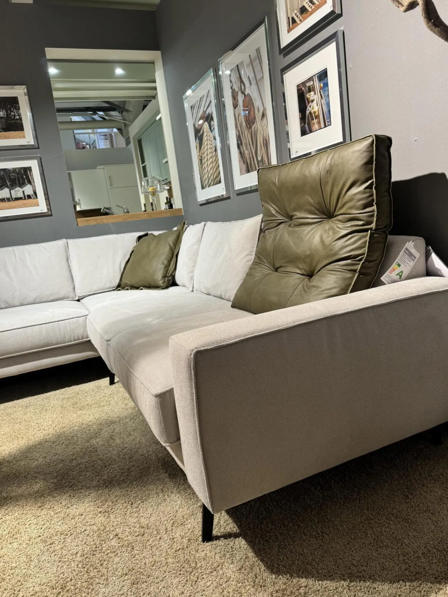 Global Ecksofas|Ecksofa Samara Stoff Stoff XBO Creme Füße Schwarz ohne Dekokissen