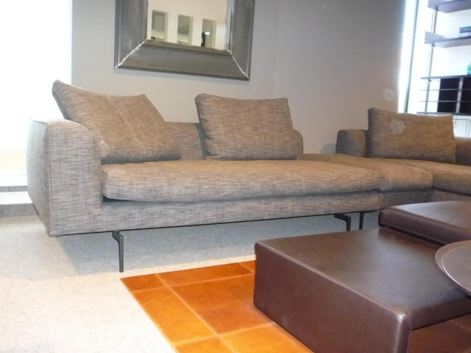 COR Ecksofas|Ecksofa Sofagruppe Mell Lounge Stoff 9206 Braungrau Füße Schwarz mit Hocker