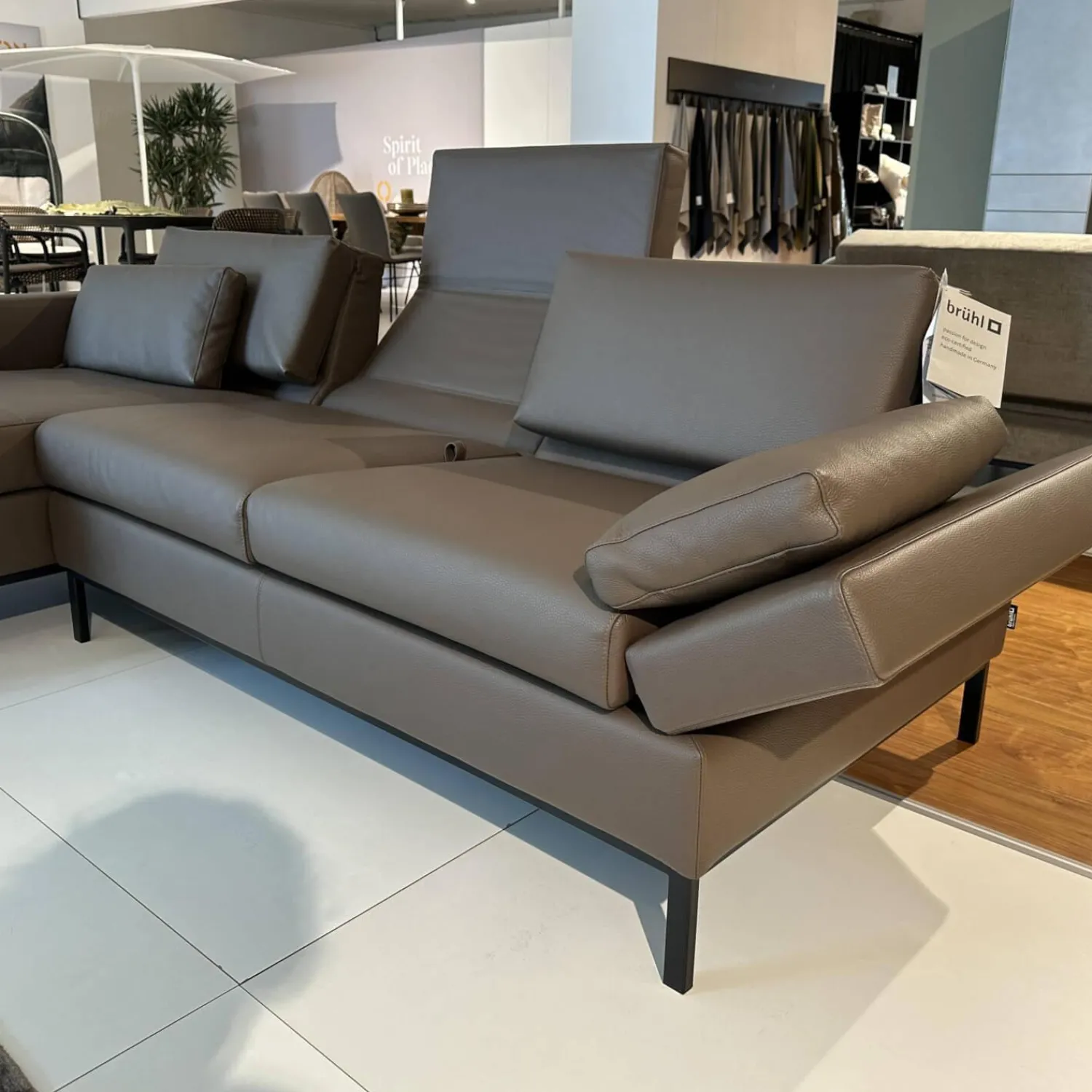 Brühl Ecksofas|Ecksofa Tomo Compact Leder Unit 5432 29 Braun Gestell Metall Schwarz Pulverbeschichtet Mit Verstellbarer Lehne