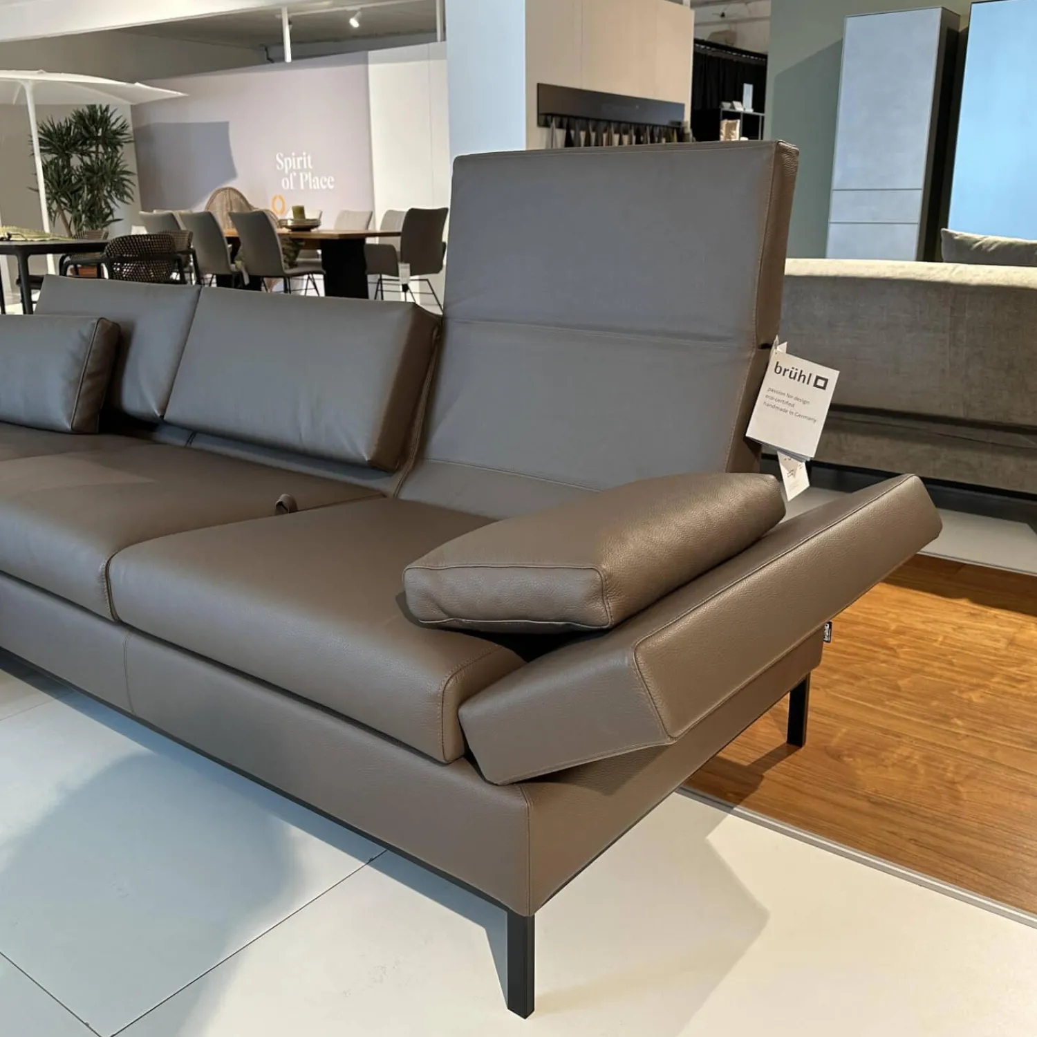 Brühl Ecksofas|Ecksofa Tomo Compact Leder Unit 5432 29 Braun Gestell Metall Schwarz Pulverbeschichtet Mit Verstellbarer Lehne