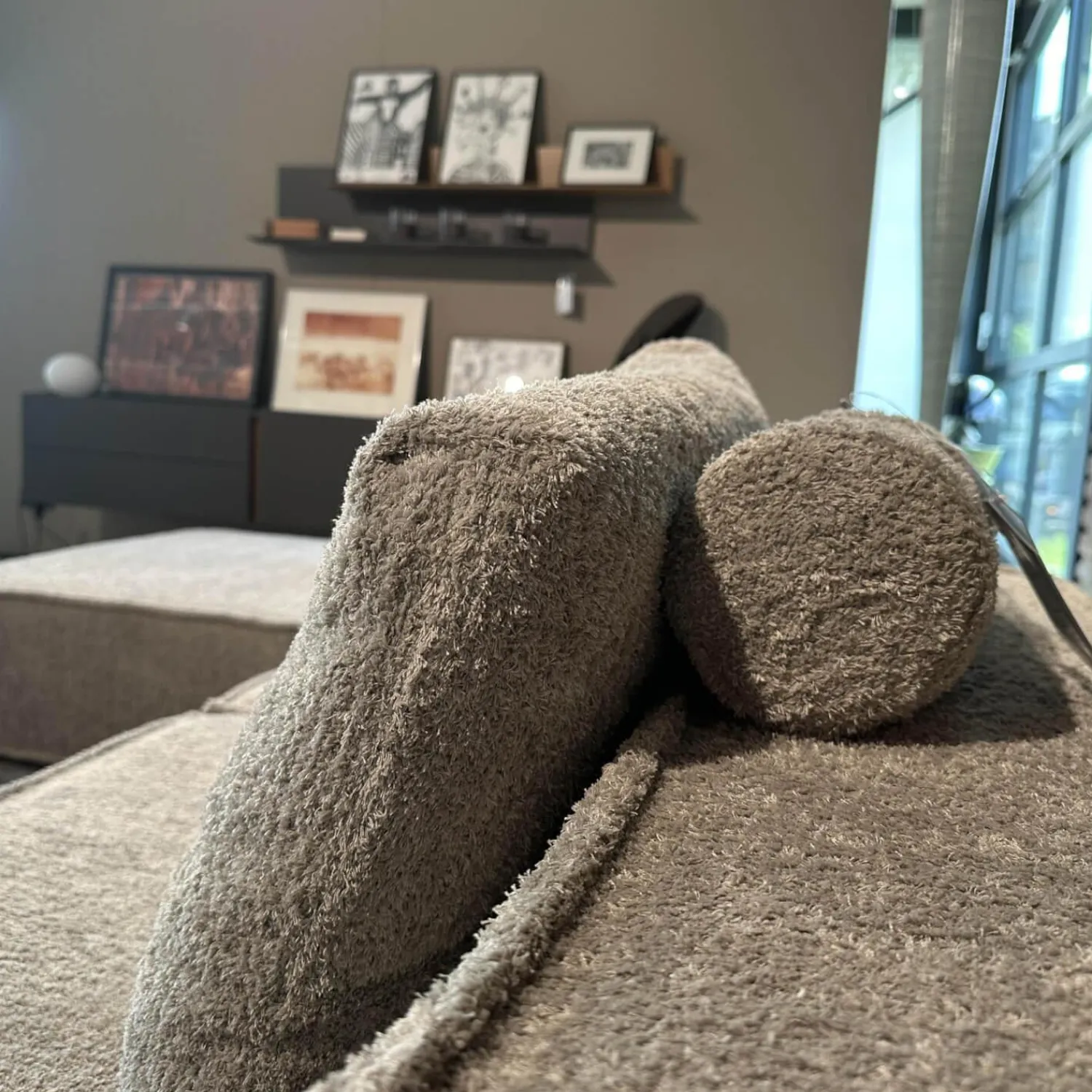 COR Ecksofas|Ecksofa Trio Stoff 9047 Greige Gestellrahmen Buche Massiv Inklusive Hocker Und Kissen