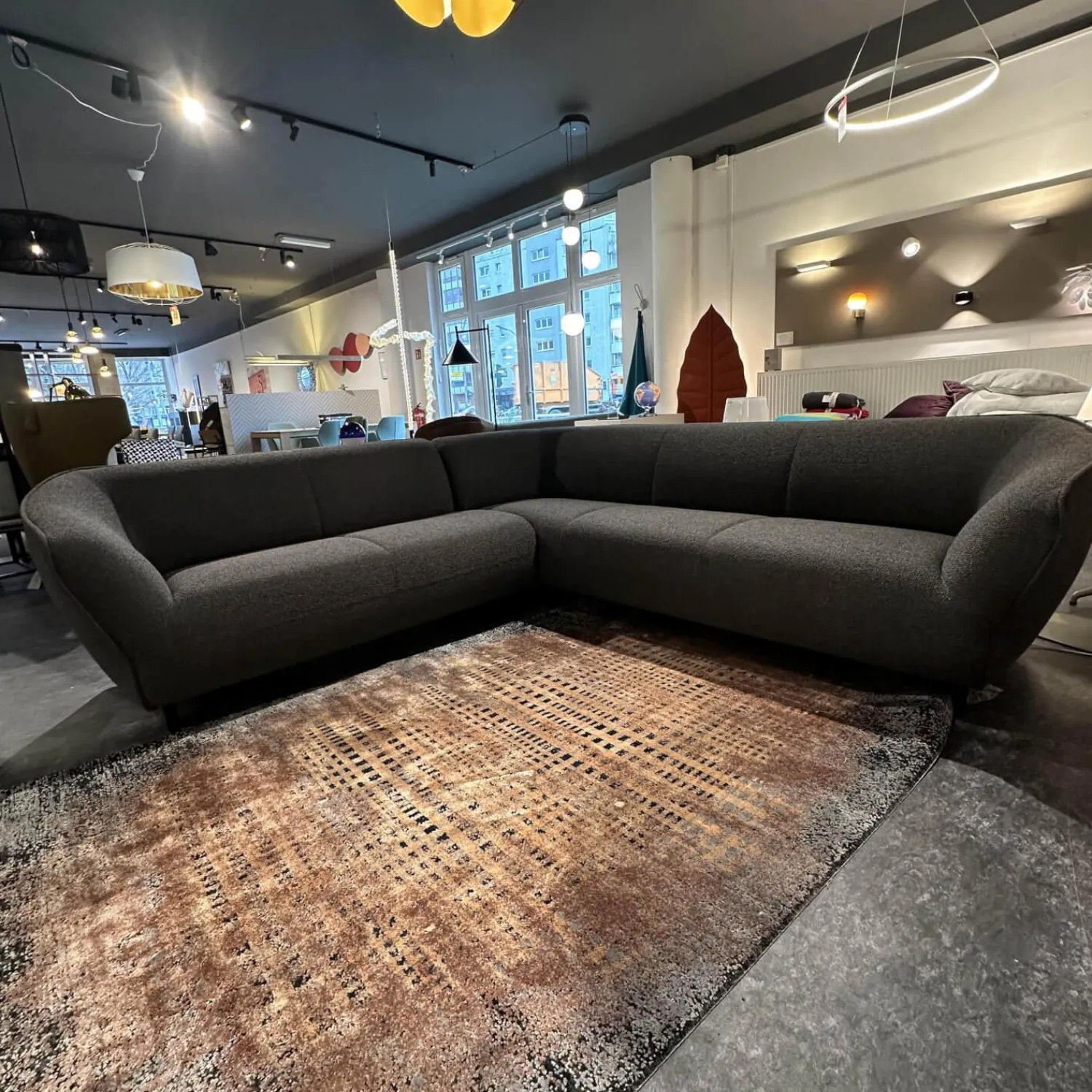 Leolux Ecksofas|Ecksofa Turia Stoff Monza 84 Grau Füße Epoxy Lack Schwarz
