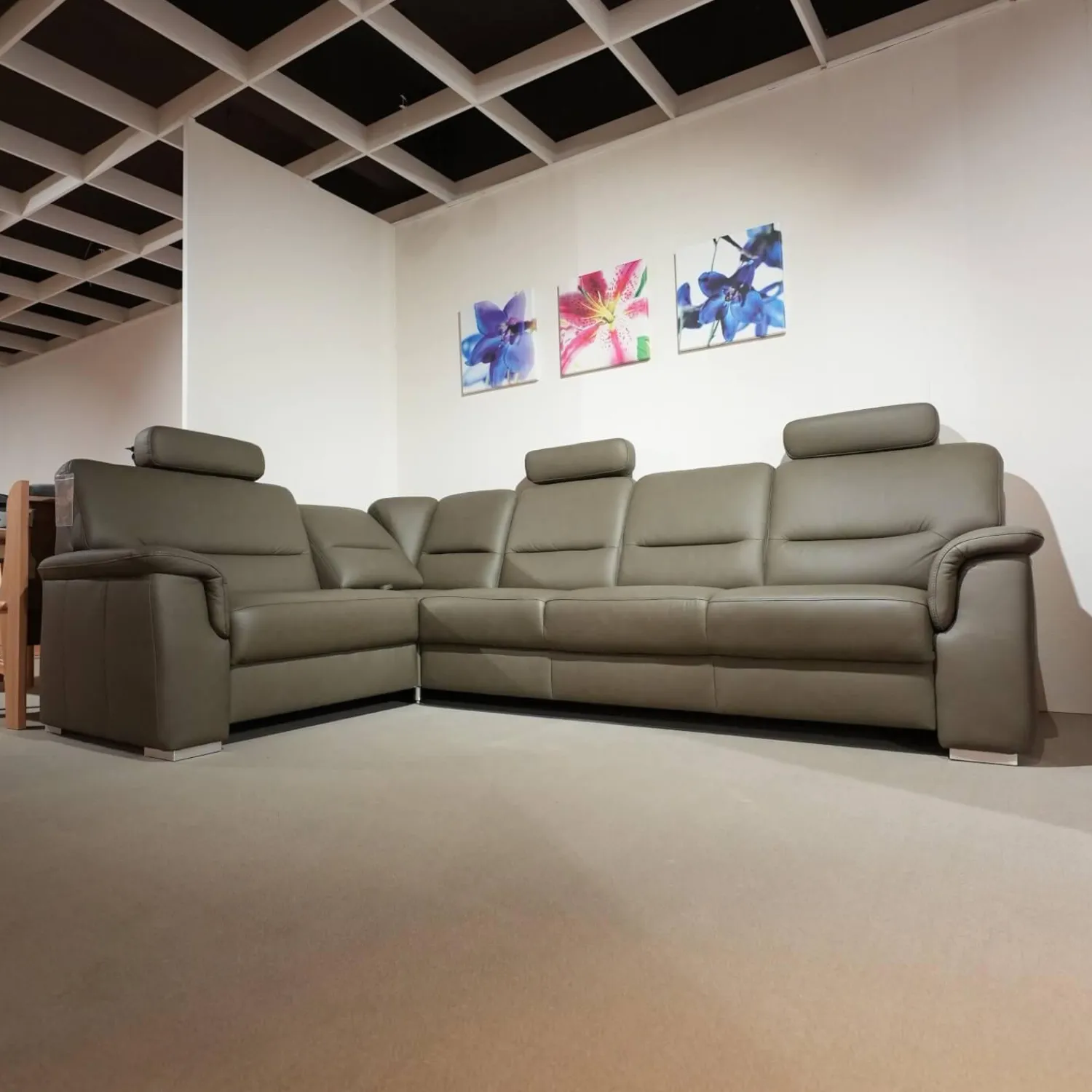 Polinova Ecksofas|Ecksofa Urbino Leder Vivre Smoke Grau Füße Aluminium Inklusive Kopfstütze