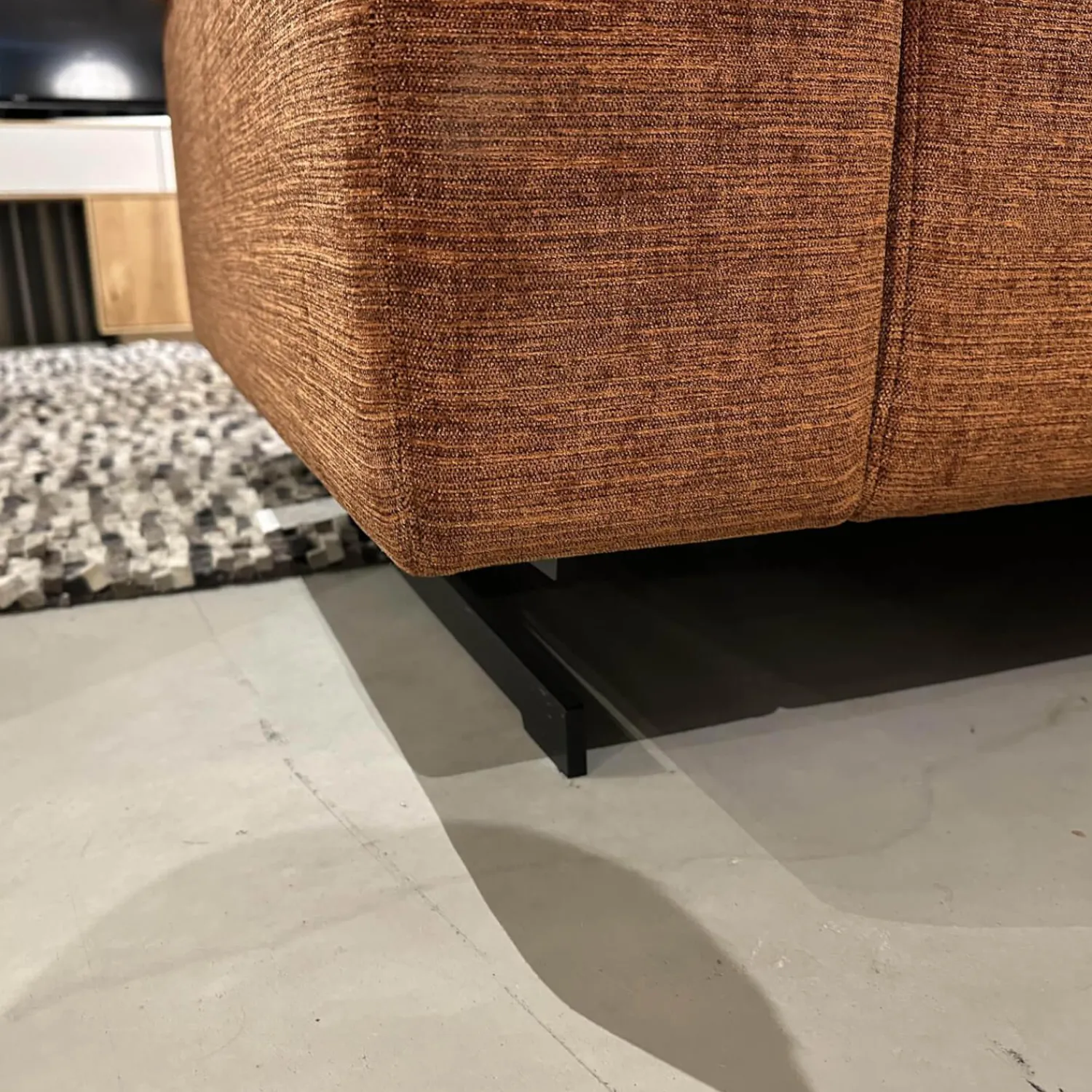 Violetta Ecksofas|Ecksofa Vita 14 Stoff Verotex Hawk 20 Canyon Kupfer Orange Kufe Schwarz Ohne Dekokissen