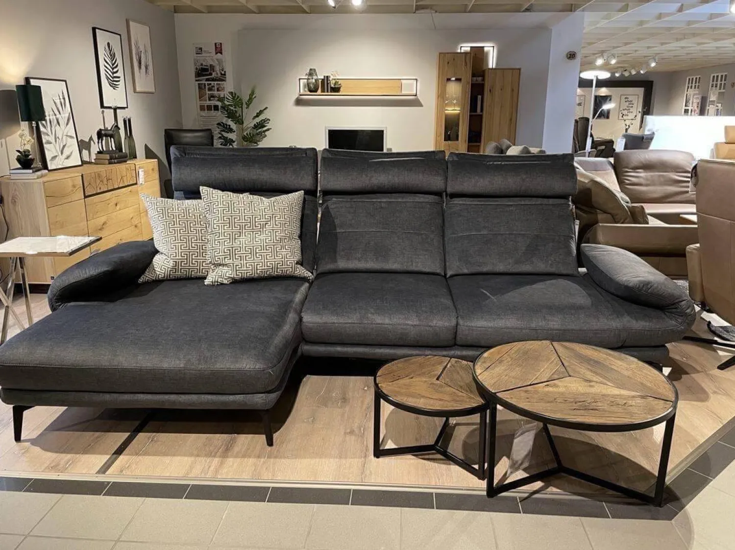 Hukla Ecksofas|Ecksofa VS-HU1158 Stoff Belief 20 Anthrazit Füße Metall Schwarz Mit Manueller Kopfpolsterverstellung