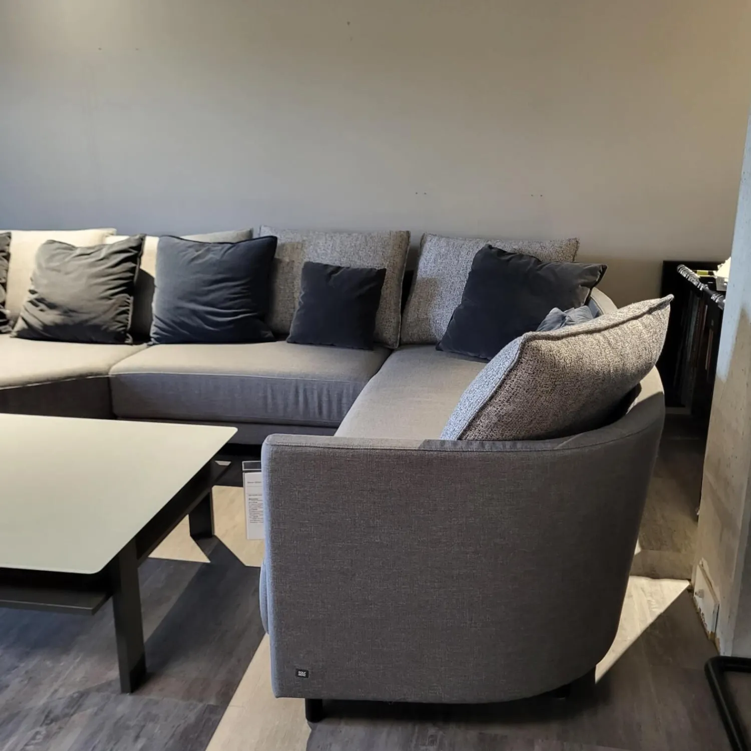 Rolf Benz Wohnlandschaften|Ecksofa Wohnlandschaft Onda Bezug Stoff 05.464 Eisengrau Füße Massivholz Eiche Schwarz Gebeizt Inklusive Kissen