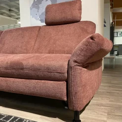 Zehdenick Ecksofas|Ecksofa ZE EM20010 Stoff Cyber Barolo Rot Füße Aluminium Schwarz Pulverbeschichtet Inklusive 2 Kopfstützen